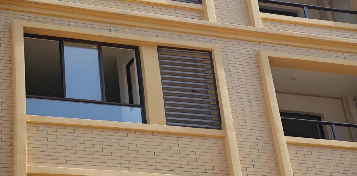 房屋外墻門窗滲水、開裂修繕！(圖1)